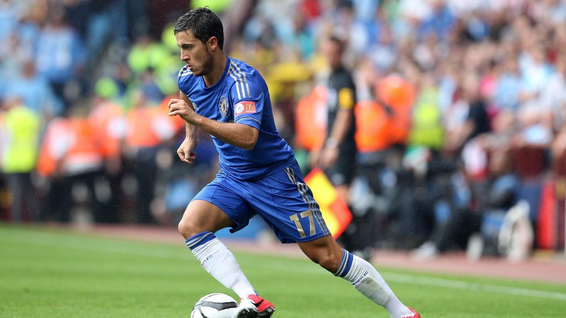 墨西哥骑手费德里科·费尔南德斯在巴黎奥运会上与“Romeo”马匹共同参赛,尽管因马匹受伤被迫退出,但展现了坚强意志。